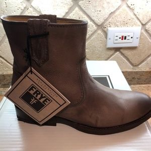 Frye Jamie Stitch Short leather boots new NIB 8